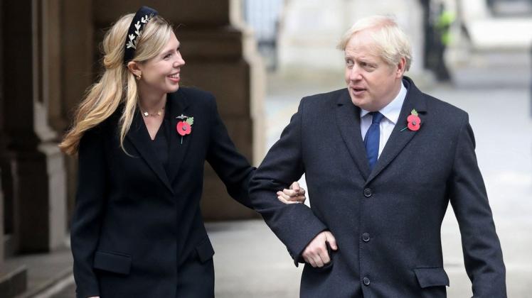 Boris Johnson hat seine Verlobte Carrie Symonds geheiratet.