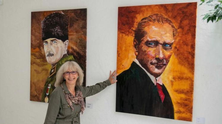 Das Porträt von Kemal Atatürk, dem Staatsgründer der Türkei, gehören zu den Lieblingsbildern der Ganderkeseer Künstlerin Inci Gada.