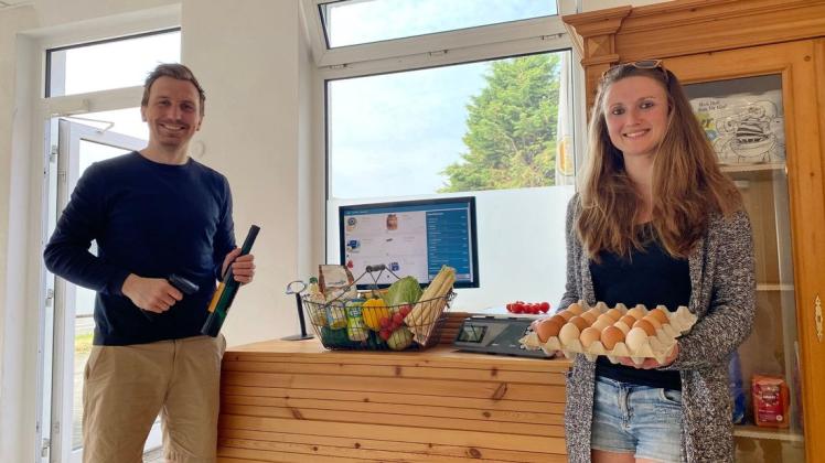 Hauke und Katha Rehme-Schlüter sind zwei der fünf Köpfe hinter dem „Regio-Store Wissingen“. Der Selbstbedienerladen möchte die besten Produkte aus Bissendorf und Umgebung bündeln.