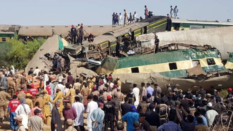 Dutzende Menschen starben bei einem Zugunglück im pakistanischen Ghotki.