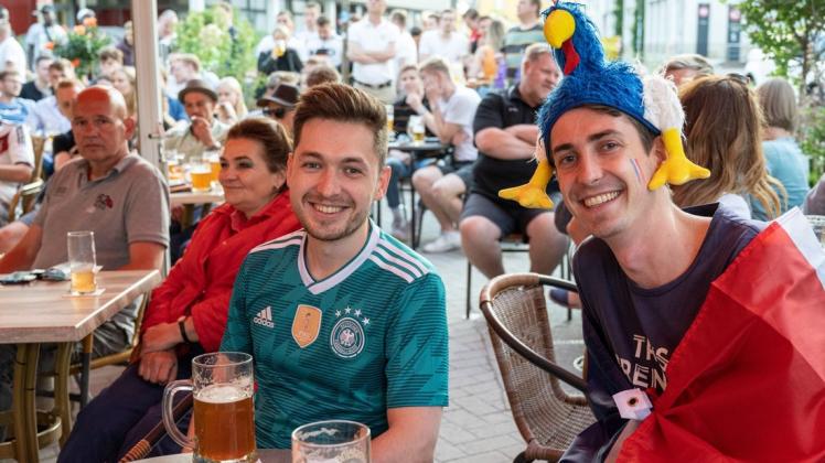 Deutschland gegen Frankreich: Das EM-Spiel verfolgen zahlreiche Fans beim Public Viewing im Balou.