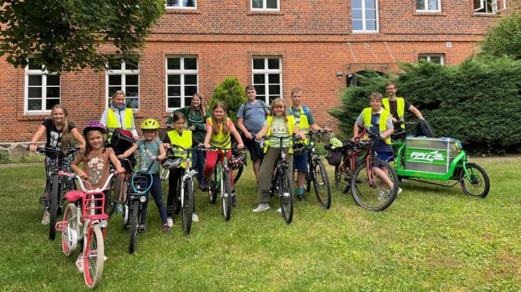 Fröhlich durch die erste Ferienwoche: Zwischen 8 und 14 Kinder beteiligten sich an den Ausflügen in Parchims Umgebung.