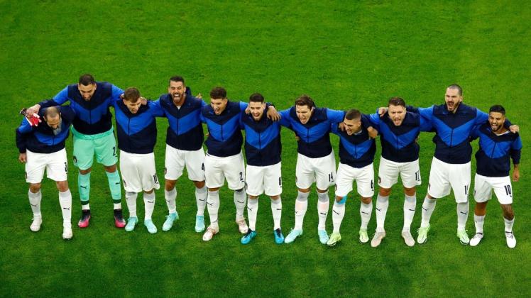 Singen nicht, sondern schreien die Hymne: die italienische Nationalmannschaft.