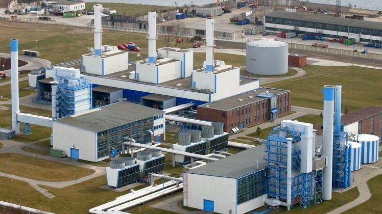 Mit der Gas- und Dampfturbinenanlage mit Heißwassererzeuger der Stadtwerke Rostock AG in Rostock-Marienehe wird ein Großteil der Rostocker Haushalte mit Fernwärme versorgt.
