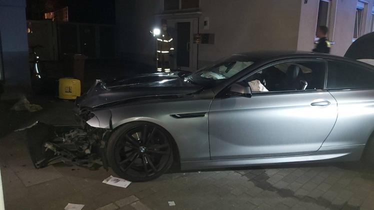 Die Polizei geht davon aus, dass der BMW-Fahrer zu schnell unterwegs gewesen war.