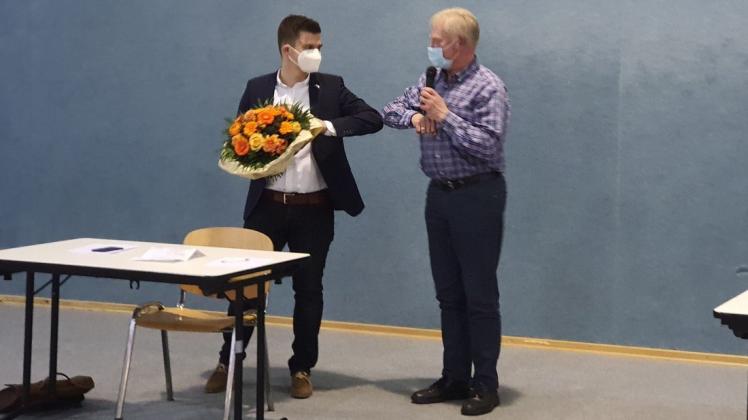 Lutz Heinrich, Fraktionsführer der CDU in der Boizenburger Stadtvertretung, freut sich, mit Patrick Sevecke einen Kandidaten für das Bürgermeisteramt gefunden zu haben.