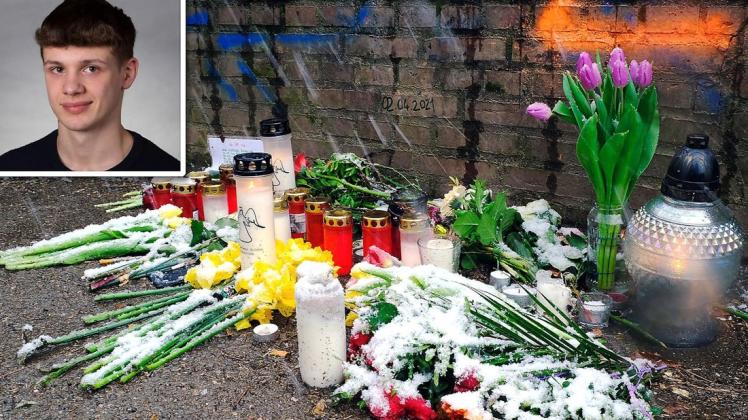 An einer Aussichtsplattform wurde der 16-Jährige Jonas getötet. Blumen und Kerzen stehen am Tatort, jemand hat den Todestag des Jugendlichen an die Wand geschrieben.
Foto: Jonas (privat)
Foto: Blumen (Karsten Sörensen)