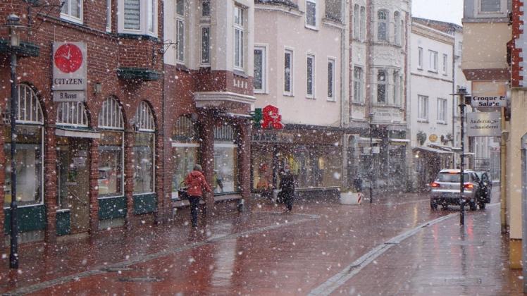 Winterimpression: Einen Tag nach Ostern versank Barmstedts Innenstadt im Schneegestöber.