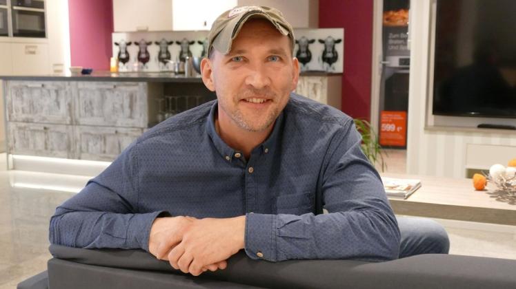 Küchen zu planen ist genau sein Ding: Holger Schliem liebt seinen Beruf. Der 45-Jährige selber mag Küchen offen und möglichst aus beständigem Eichenholz.