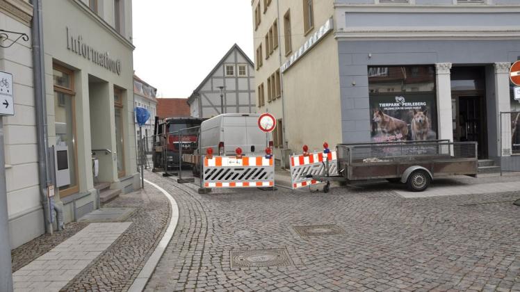 Seit Donnerstag ist die Verbindung vom Großen Markt zur Puschkinstraße und zur Schuhstraße gesperrt. Bis Dezember gibt es nur noch zwei Ausfahrten vom Großen Markt.