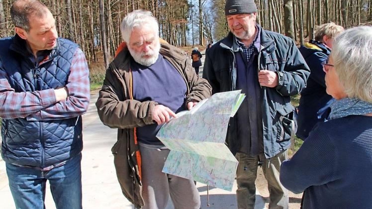 In der Karte steht der Weg noch.