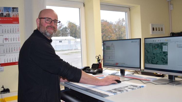 Der Mann im „Kontrollraum“: Torsten Koselowski, Geschäftsführer der Rittergerüst GmbH.