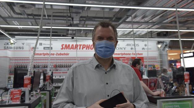 In Neumünster sind Geschäfte nach den CoronaÖffnungen voll. DOC SHZ