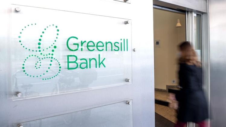 Die Zahl der Kommunen, die um ihre Millionen-Einlagen bei der geschlossenen Bremer Greensill Bank bangen, wächst.