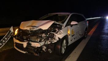Die Autobahnpolizei musste am Freitagabend zu einem Unfall auf der A33 ausrücken.