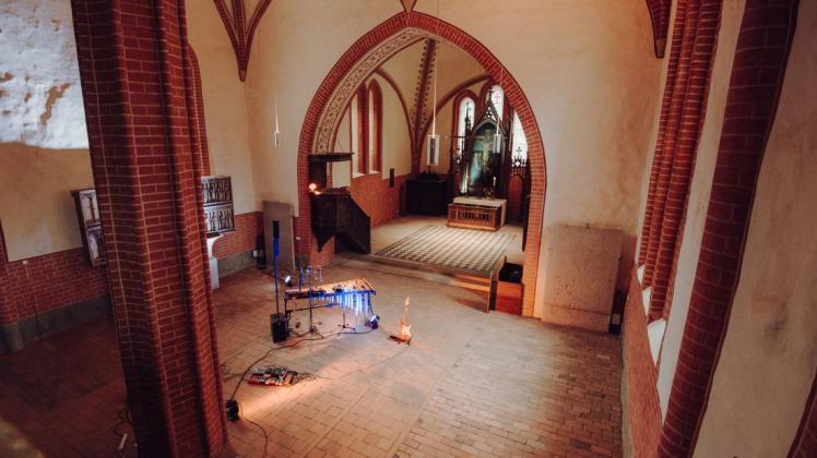 Mit einer hervorragenden Akustik bietet die gotische Dorfkirche den passenden Klangraum für Konzerte.