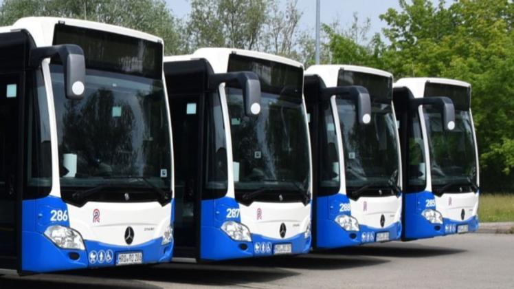 Geht es nach den Plänen der Rostocker Straßenbahn AG sollen vor allem im Nordwesten und -osten der Hansestadt mehr Busse für einen 10-Minuten-Takt fahren.