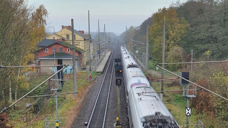 Die Bahnstrecke zwischen Hamburg und Berlin ist wichtig für die Region. Erneuerungsarbeiten im Herbst werden hier für Beeinträchtigungen sorgen.