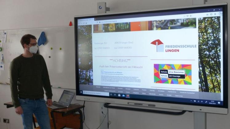 Die Möglichkeiten digitaler Bildungsvermittlung erläuterte Matthias Wilmes am Beispiel des Smartboards in seiner Klasse.