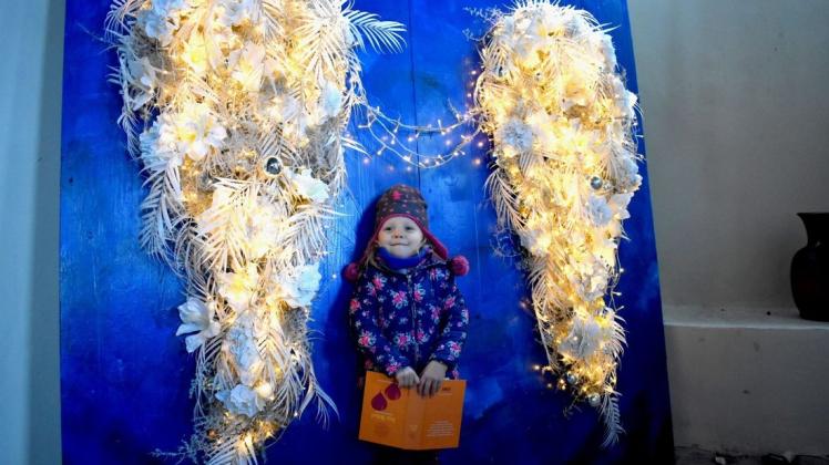 Der erste Engel wurde in der Uelitzer Kirche schon gesehen. Die kleine Pauline war ganz verzaubert von den großen leuchtenden Flügeln.