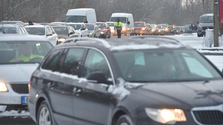 Bereits jetzt staut sich der Verkehr an einigen Grenzen zu Deutschland.