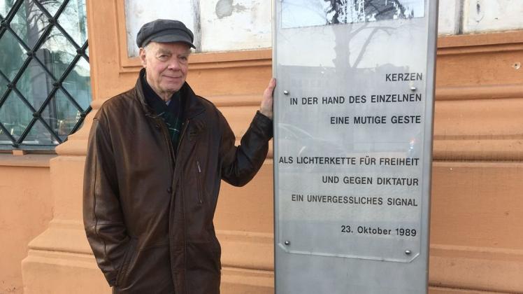An der Gedenktafel am Arsenal startet die Demo am Sonntag, sagt Mitorganisator Heiko Lietz.