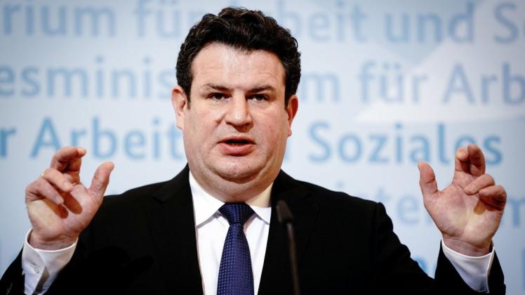 Hubertus Heil (SPD), Bundesminister für Arbeit und Soziales, will für bundesweit höhere Löhne in der Altenpflege sorgen.
