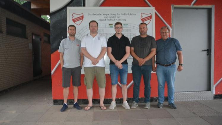 Seit den Wahlen im Juni 2019 bilden (von links) Dieter Michael Beier, Carsten Radtke, Fabian Grote, Marc Stubbemann und Ulf Goetz den Vorstand des TuS Hasbergen.