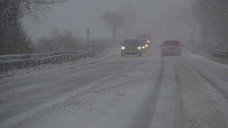 Starker Schneefall sorgte für rutschige Fahrbahnen auf der B5
