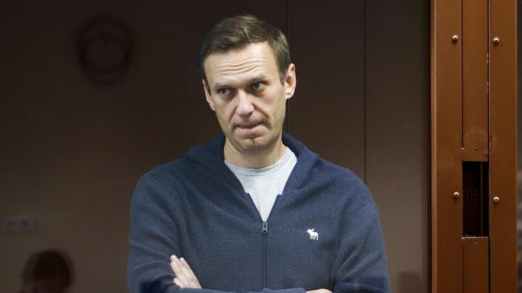 Die Verhandlung gegen den Kremlkritiker Alexej Nawalny wegen Beleidigung eines Weltkriegsveteranen wird fortgesetzt.