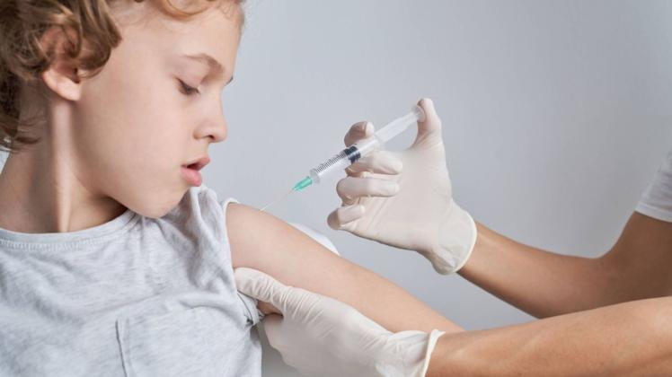 Für Kinder und Jugendliche gibt es zunächst keine Impfung gegen Corona.