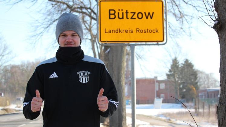 Das Wappen vom FSV Bentwisch auf der Brust, aber die Heimat im Herzen: Paul Puskeiler spielt zwar beim Landesliga-Spitzenreiter, trainiert aber hin und wieder auch in Bützow, wenngleich nur individuell.