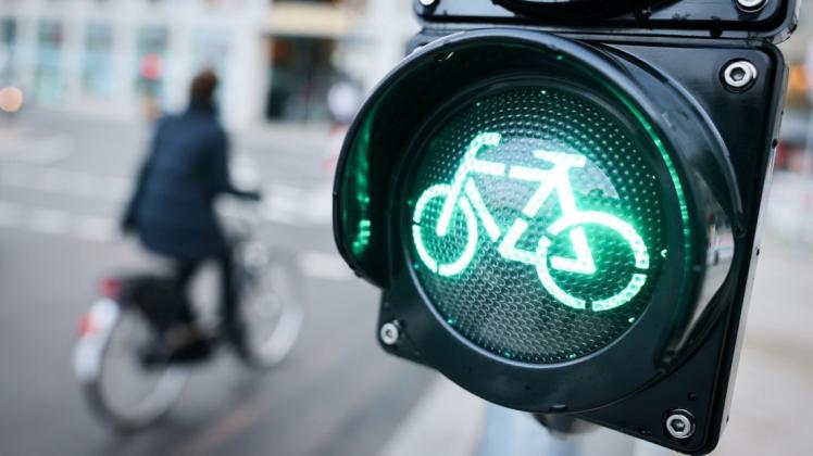 Grünes Licht für Radfahrer? Mit einer neuen Radwegeplanung sollen es Pedalritter in Schwerin bald besser haben.