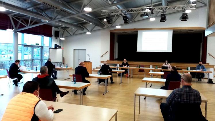 Viel Rede- und Erklärungsbedarf gab es während der Ausschusssitzung in der Aula der Oberschule Twist.
