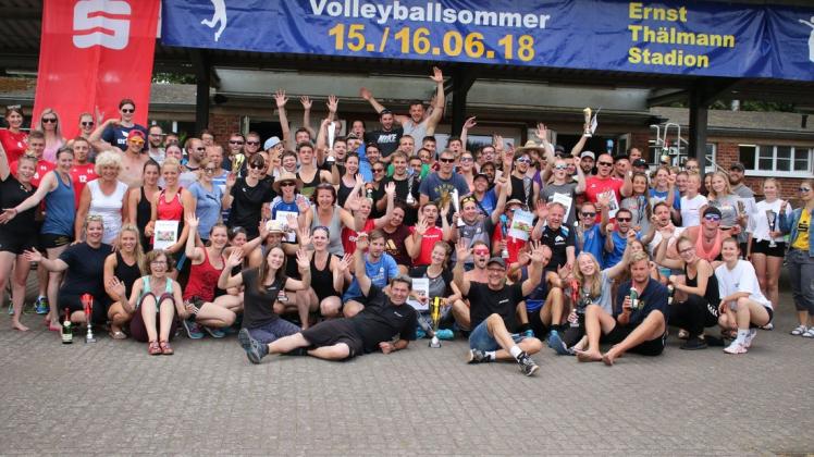 Der Volleyballsommer im Ernst-Thälmann-Stadion. Die Großveranstaltung des SV Empor/Grün-Rot Wittenberge fiel im vergangenen Jahr aus. Die Sportler hielten ihrem Verein aber die Treue. Und der Klub gewann sogar noch 41 neue Mitglieder hinzu.