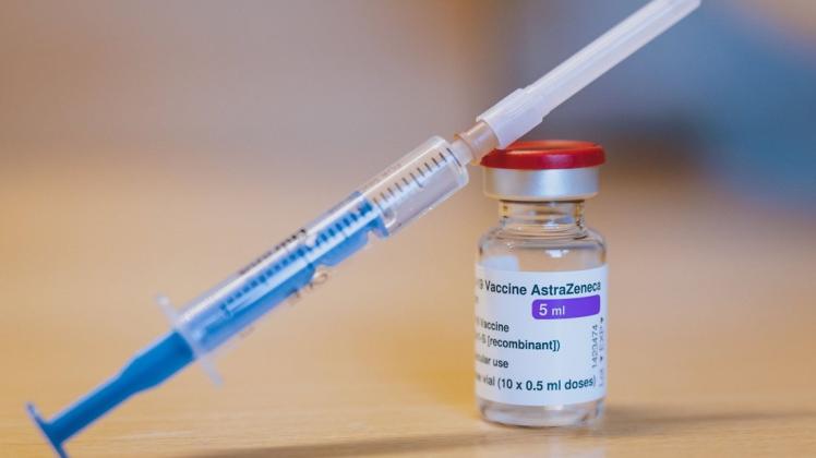 Der Impfstoff von AstraZeneca wird häufig wegen seiner angeblich zu geringen Wirksamkeit kritisiert. Allerdings basiert diese Annahme auf einem Irrtum.