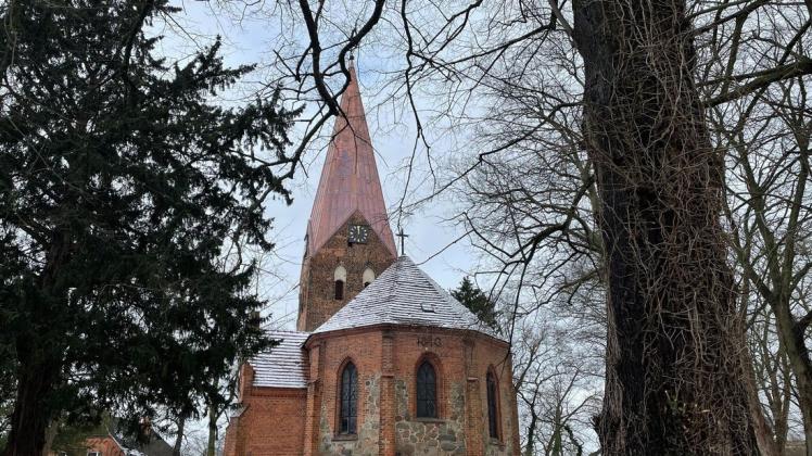 Mit der Turmsanierung ist ein bedeutender Bauabschnitt an der Spornitzer Kirche vollendet worden. Mit der Turmsanierung ist ein bedeutender Bauabschnitt an der Spornitzer Kirche vollendet worden.