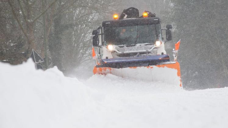 Schneesturm Tristan hat auch den Winterdienst in Hasbergen gefordert. (Symbolbild)