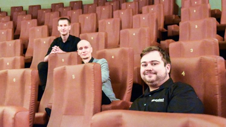Wechsel an der Spitze: Tim Harneit (r.) und Hartmut Kohlschmidt übernehmen die Theaterleitung von David Omland (l.)
