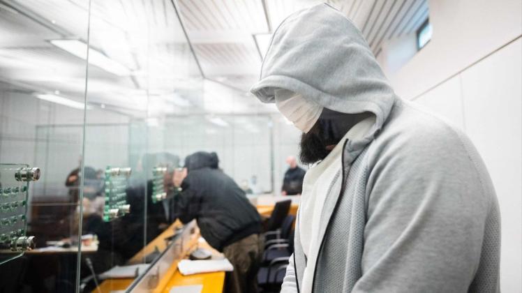 Der mutmaßlicher Deutschland-Chef der Terrormiliz Islamischer Staat, Abu Walaa, ist zu zehneinhalb Jahren Haft verurteilt worden.