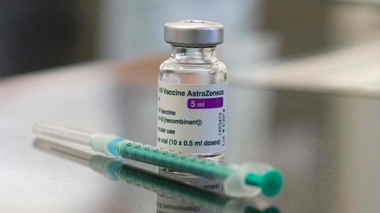Das Land Niedersachsen will in einem Pilotprojekt die Corona-Schutzimpfung in Hausarztpraxen testen. Auch eine Test-Praxis im Kreis Leer nimmt an dem Modellversuch teil.