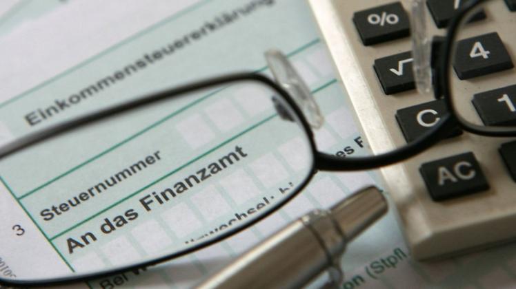 Viele Arbeitnehmer aus dem Osnabrücker Land müssen diesmal eine Steuererklärung abgeben, weil sie in Kurzarbeit waren – und dabei gibt es einiges zu beachten.