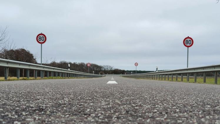 Vereinzelt ist die Geschwindigkeit auf der Bundesstraße 195 in der Gemeinde Amt Neuhaus schon auf 80 beschränkt. Das könnte zukünftig noch ausgebaut werden.