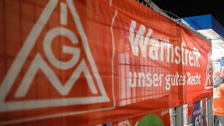 In Bremen sind auch Mercedes-Beschäftigte zu Warnstreiks aufgerufen.
