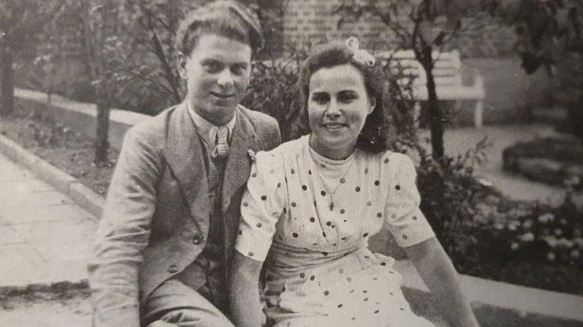 III. Im Licht der Öffentlichkeit (Pressespiegel) 81 lore ptter und joseph niemann kurz nach dem krieg