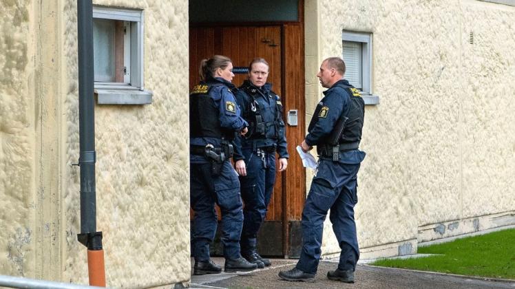 In Schweden wurde ein Mann, der zuvor 30 Jahre von seiner Mutter eingesperrt wurde, befreit. In Schweden wurde ein Mann, der zuvor 30 Jahre von seiner Mutter eingesperrt wurde, befreit.