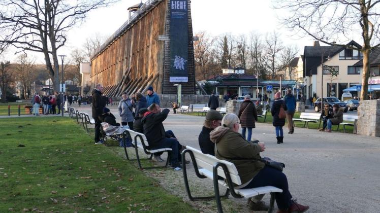 Der Kurort ist eigentlich immer gut besucht, das spüren auch die Bad Rothenfelder selbst, wenn sie Besorgungen im Städtchen zu erledigen haben oder im Kurpark spazieren gehen. Der Kurort ist eigentlich immer gut besucht, das spüren auch die Bad Rothenfelder selbst, wenn sie Besorgungen im Städtchen zu erledigen haben oder im Kurpark spazieren gehen.