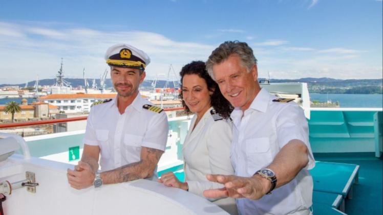 Auch in Emden an Bord sein werden Kapitän Max Parger (Florian Silbereisen), Hanna Liebhold (Barbara Wussow) und Dr. Sander (Nick Wilder) sein. Auch in Emden an Bord sein werden Kapitän Max Parger (Florian Silbereisen), Hanna Liebhold (Barbara Wussow) und Dr. Sander (Nick Wilder) sein.