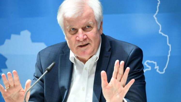 Bundesinnenminister Horst Seehofer (CSU) stößt mit seiner Forderung nach einem Ende des Abschiebestopps nach Syrien auf Widerstand der SPD-Länder