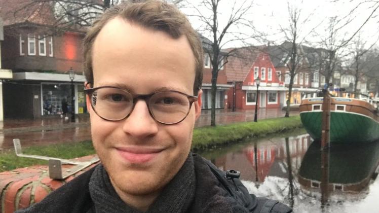 NOZ-Volontär Raphael Steffen an seinem letzten Tag in Papenburg. Es hat geregnet - wie so oft. Aber davon lässt sich ein Emsländer nicht unterkriegen. NOZ-Volontär Raphael Steffen an seinem letzten Tag in Papenburg. Es hat geregnet - wie so oft. Aber davon lässt sich ein Emsländer nicht unterkriegen.